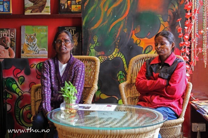 Ce café révolutionnaire offre un emploi aux femmes victimes d’attaques à l’acide et transforme les mentalités