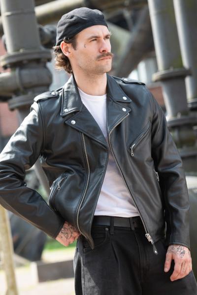 Cette veste vintage refait surface : la nouvelle tendance qui surpasse le manteau traditionnel