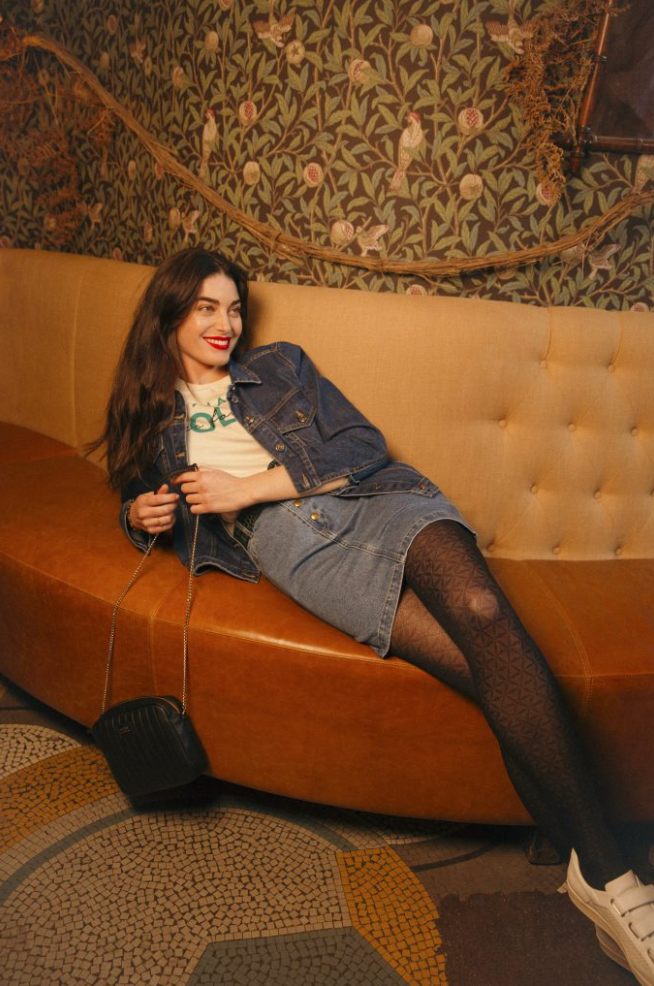 Collants sous le jean en hiver : astuce mode ou fashion faux-pas ?