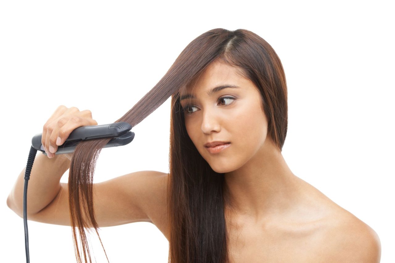 Peut-on se lisser les cheveux tous les jours sans les abîmer ?