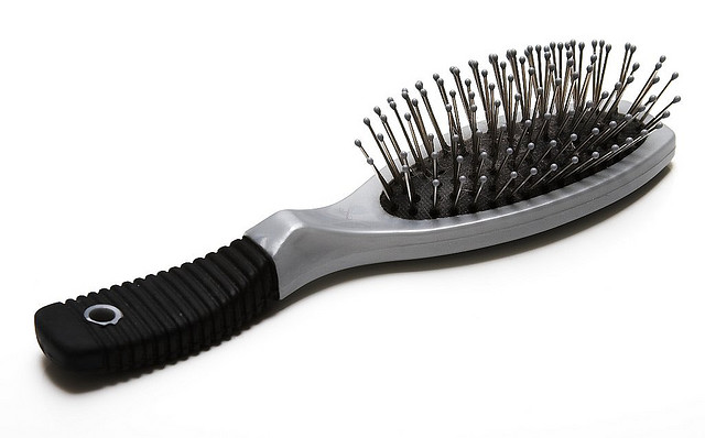 Cheveux secs : la routine de soins qui marche (causes, gestes, produits)
